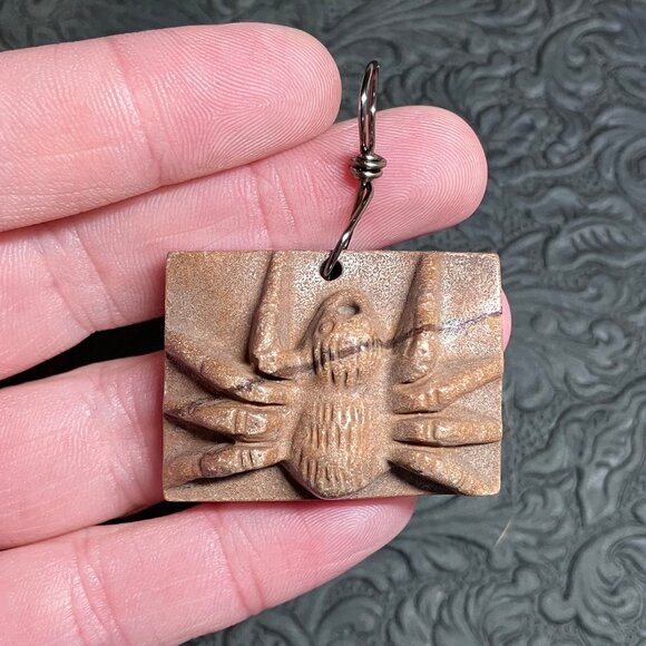 Hand Carved Tarantula Spider Pendant Picture Jasper Stone Jewelry - Picture 1 of 6